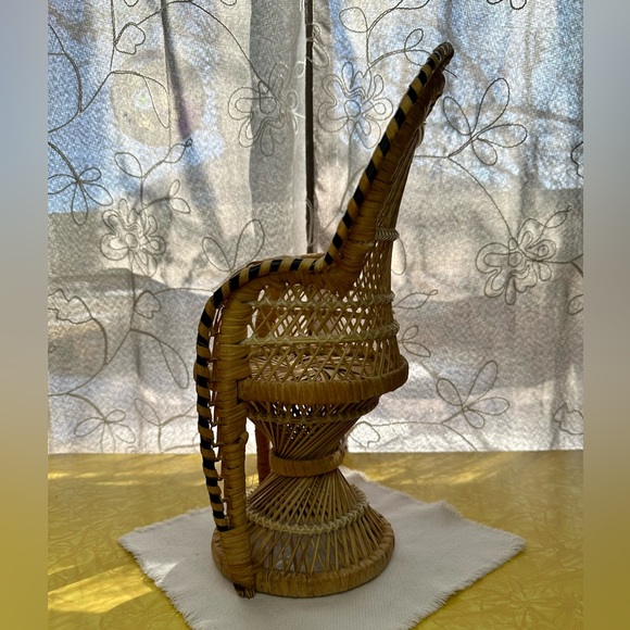 Vintage Boho Peacock Fan Chair for Doll or Plant Stand - Picture 2 of 14